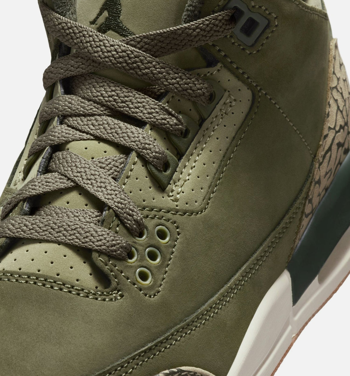 Air Jordan 3 Retro Medium Olive | Grade School Lifestyle Shoe | Medium Olive/Sequoia/Light Olive/Sail