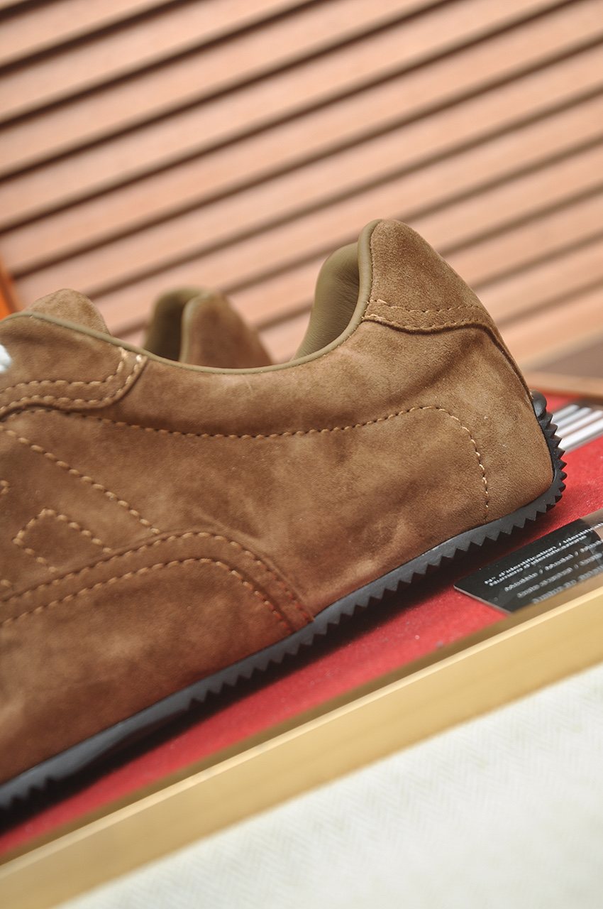 Hermès Brown Low-Top Sneakers