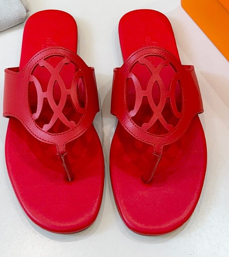 Hermès Cutout Strap Thong Sandals