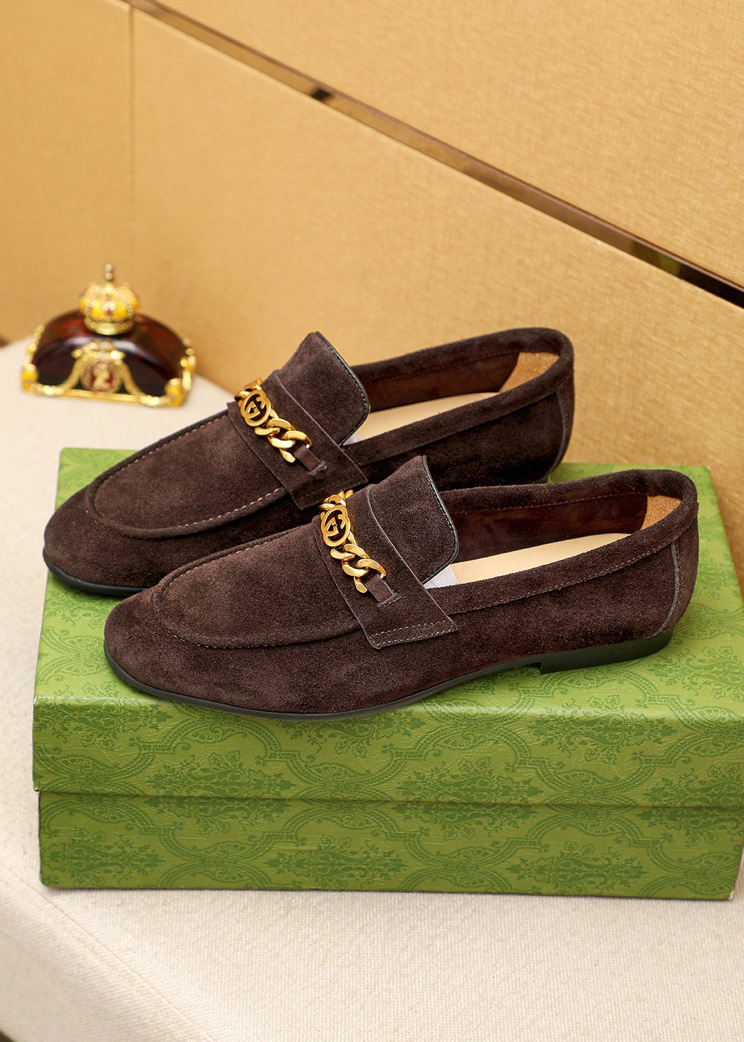 Gucci Chain Detail Loafers